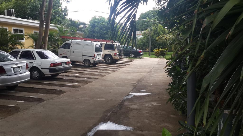 Hotel La Arboleda Managua Ngoại thất bức ảnh